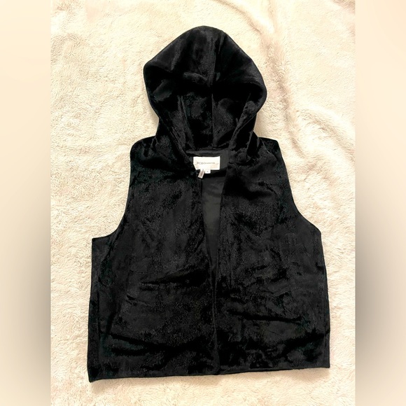 BCBGeneration “2008” Faux Fur Hooded Vest - Picture 1 of 4